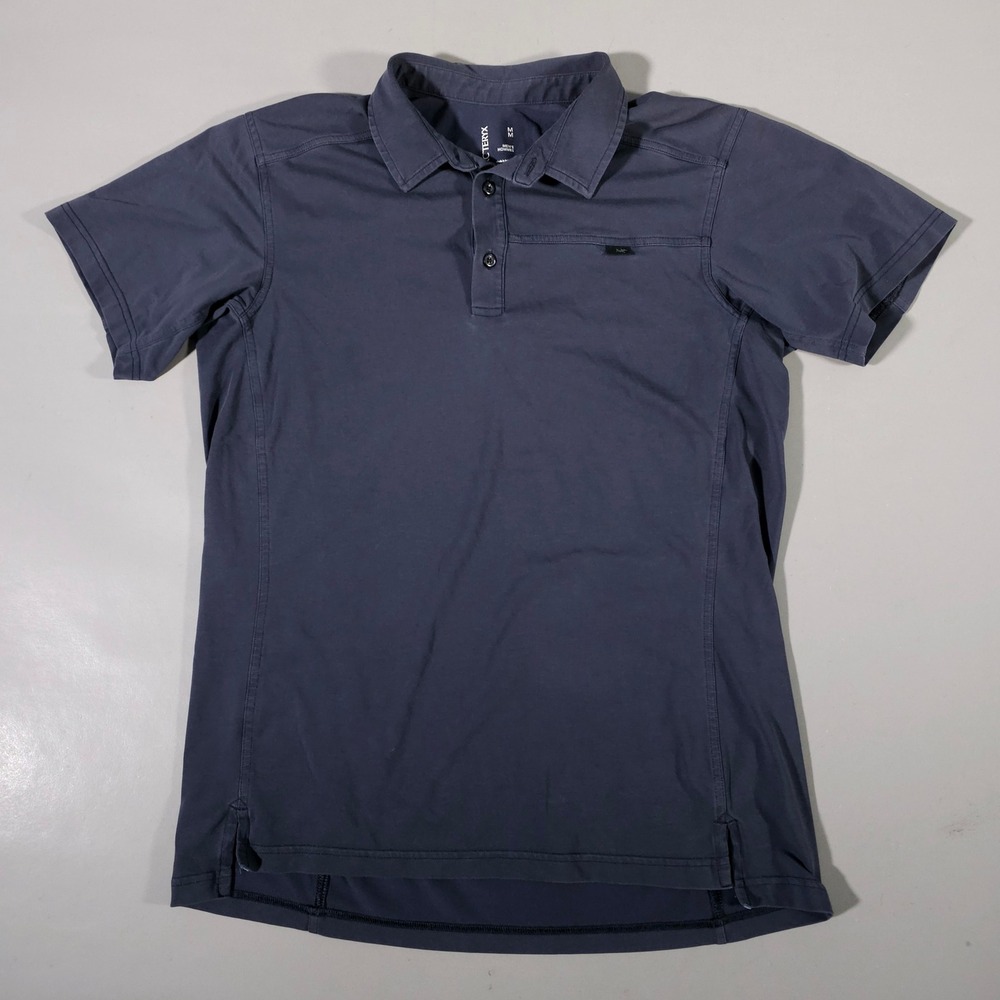 Arcteryx Captive SS Polo Mens Medium Navy Blue Short Sleeve Performance Shirt - Picture 2 of 7